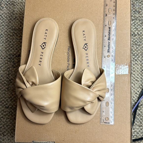 NWOT • Katy Perry • Women's The Halie Bow Sandal Flat • Biscotti • Size 6.5 • 😍 - Picture 7 of 14